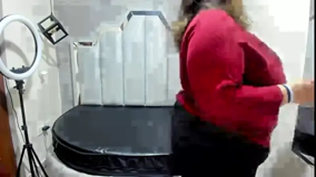  Emily rosee  online show from October 15, 2025, 11:21 am