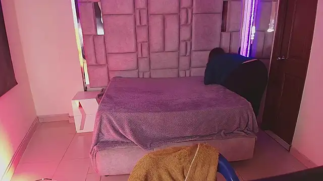  Emily rosee  online show from January 12, 2026, 12:10 pm