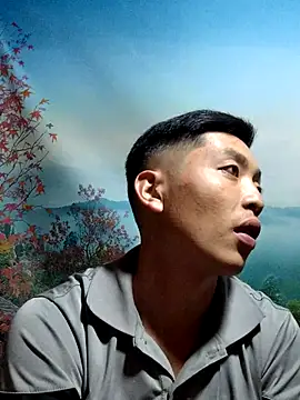 Snapshot of LuPhungg chatting on October 23, 2025, 10:47 am LuPhungg online show from October 23, 2025, 10:47 am