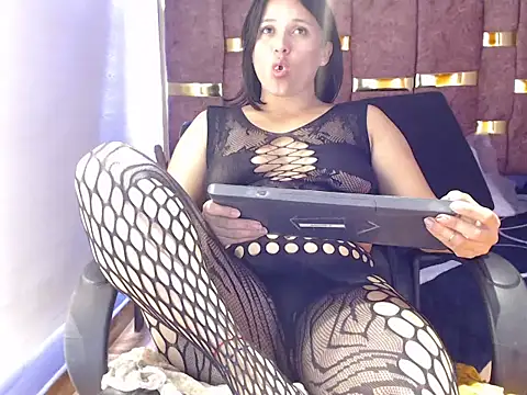 shantall 05 online show from December 18, 2025, 8:15 pm