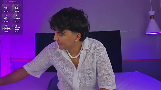 Leo Savage  online show from September 30, 2025, 3:22 am