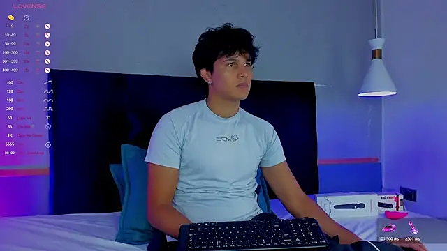 Leo Savage  online show from November 10, 2025, 3:49 am