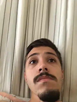 henriquexz244 online show from February 19, 2026, 2:02 pm