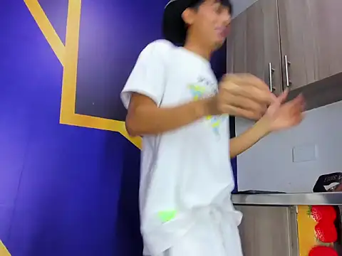 gustavo saaled19  online show from September 15, 2025, 6:52 pm