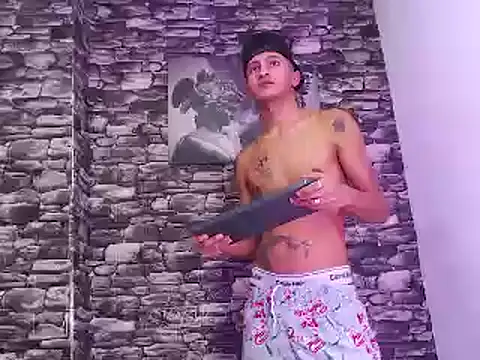 gustavo saaled19  online show from October 26, 2025, 2:34 pm