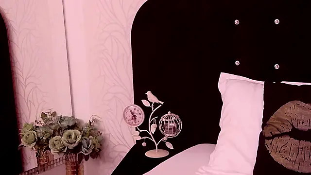 Snapshot of LorenaKartel chatting on November 17, 2025, 3:40 pm LorenaKartel online show from November 17, 2025, 3:40 pm