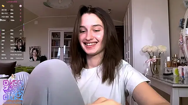 Snapshot of DarlineBrustera chatting on April 4, 2026, 2:25 pm DarlineBrustera online show from April 4, 2026, 2:25 pm