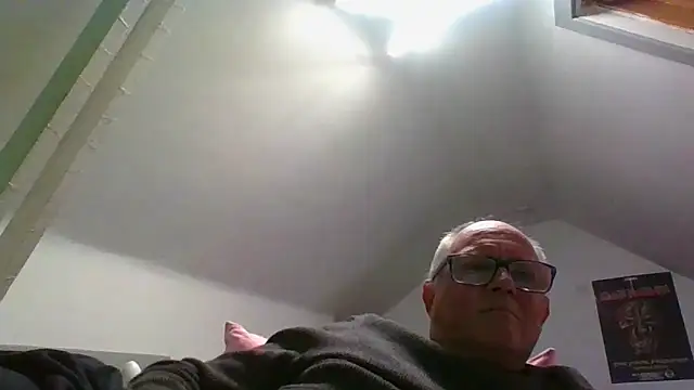 Snapshot of naughtygrandad1 chatting on September 29, 2025, 7:40 pm naughtygrandad1 online show from September 29, 2025, 7:40 pm