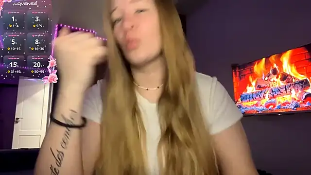 PandaFluff online show from April 18, 2026, 9:37 pm