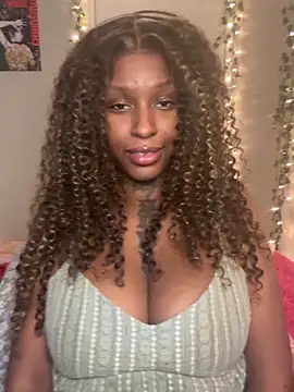 MistiSavannah online show from February 15, 2026, 1:52 pm