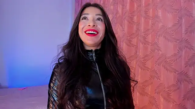 Snapshot of riley_bensongh chatting on November 13, 2025, 10:19 pm riley bensongh online show from November 13, 2025, 10:19 pm