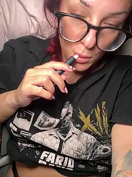 Snapshot of OliviaaFischer chatting on October 14, 2025, 10:43 pm OliviaaFischer online show from October 14, 2025, 10:43 pm