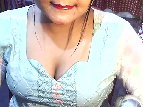 Nusrat Faria07 online show from November 23, 2025, 5:02 pm