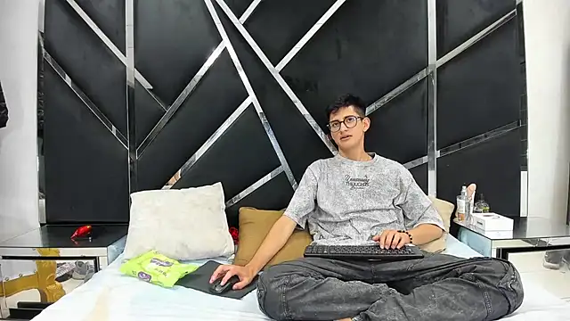 Snapshot of Noa_Arez chatting on January 16, 2026, 4:05 am Noa Arez online show from January 16, 2026, 4:05 am