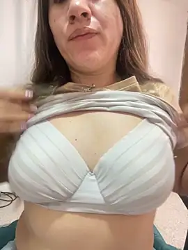 emma hot2006 online show from October 1, 2025, 5:41 pm