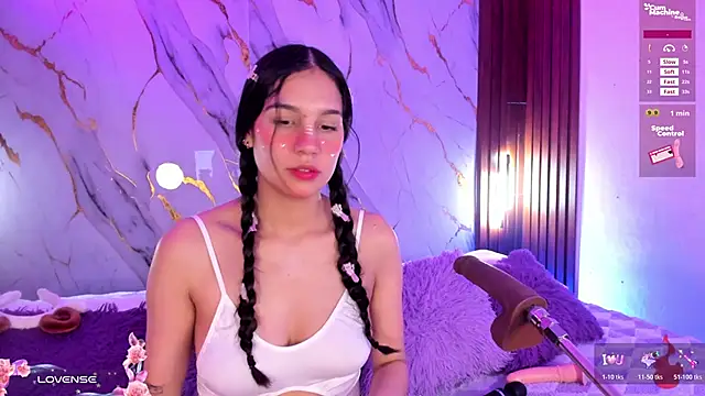 Emmiicute online show from April 16, 2026, 8:09 pm