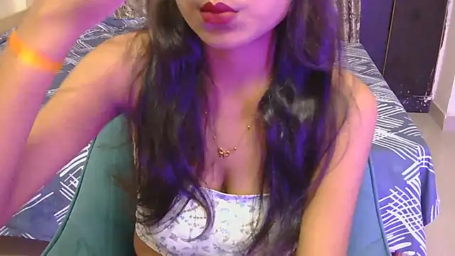 Snapshot of hoty-priya chatting on July 1, 2026, 4:47 am hoty-priya online show from July 1, 2026, 4:47 am