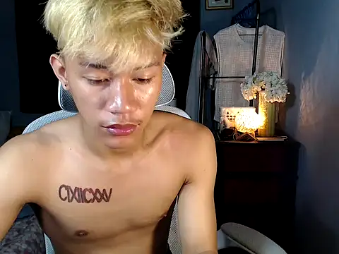 naughtyboyloy 0 online show from December 17, 2025, 7:25 am