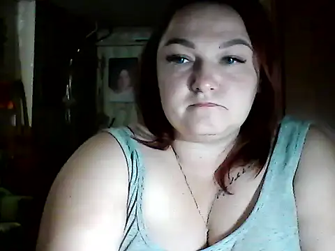 AngelQSky online show from November 19, 2025, 8:42 pm