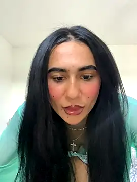 itsyourgirltee online show from September 16, 2025, 2:40 pm