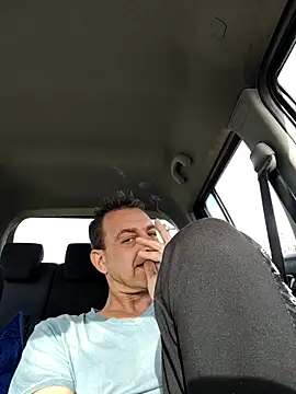 Snapshot of FleetedMusing chatting on November 3, 2025, 12:06 pm FleetedMusing online show from November 3, 2025, 12:06 pm