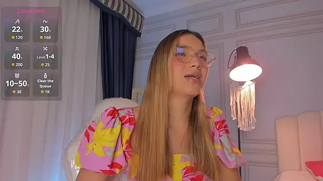 Doll Isa  online show from September 17, 2025, 7:15 pm