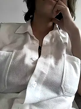 Crystal Star  online show from November 27, 2025, 6:43 pm