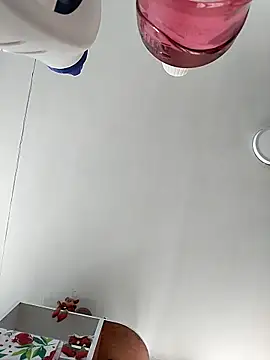 Crystal Star  online show from December 5, 2025, 5:31 pm