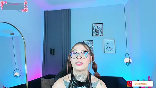 dreamleah  online show from February 7, 2026, 9:07 pm