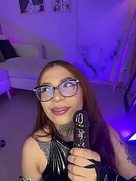 dreamleah  online show from March 20, 2026, 12:26 am