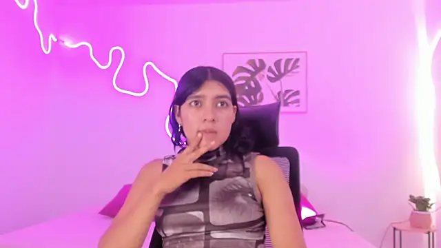 Cherrydollxx online show from October 26, 2025, 12:44 pm