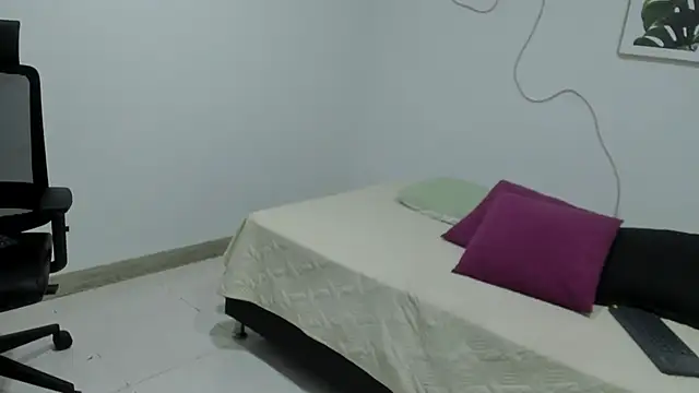 Cherrydollxx online show from November 11, 2025, 11:43 am