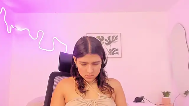 Cherrydollxx online show from November 18, 2025, 11:58 am