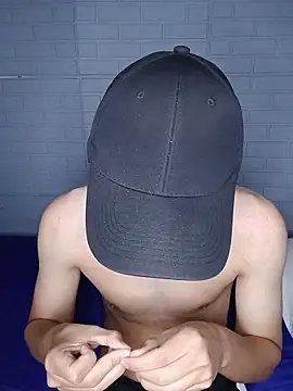novinho safado   online show from May 18, 2026, 2:29 am