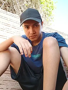 novinho safado   online show from May 20, 2026, 4:24 pm