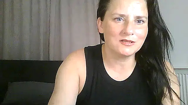 Snapshot of RachVanXX chatting on July 10, 2026, 9:17 pm RachVanXX online show from July 10, 2026, 9:17 pm