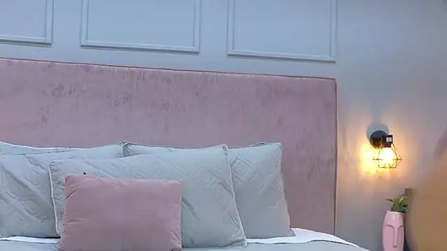 Camila Hill  online show from February 10, 2026, 4:22 pm