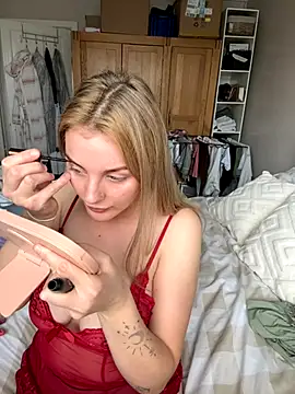 Snapshot of Layla_20_ chatting on October 10, 2025, 12:26 pm Layla 20 online show from October 10, 2025, 12:26 pm