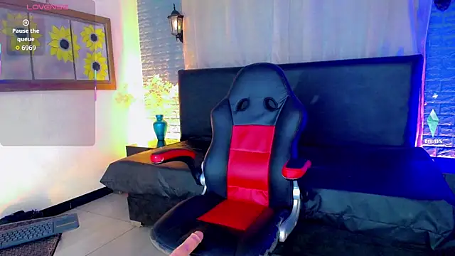 Juliette Miel online show from November 19, 2025, 3:39 am