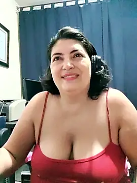 Snapshot of lina_maria99 chatting on September 27, 2025, 9:47 am lina maria99 online show from September 27, 2025, 9:47 am