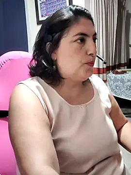 Snapshot of lina_maria99 chatting on September 28, 2025, 12:05 am lina maria99 online show from September 28, 2025, 12:05 am