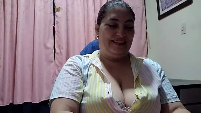 lina maria99 online show from March 6, 2026, 6:43 am
