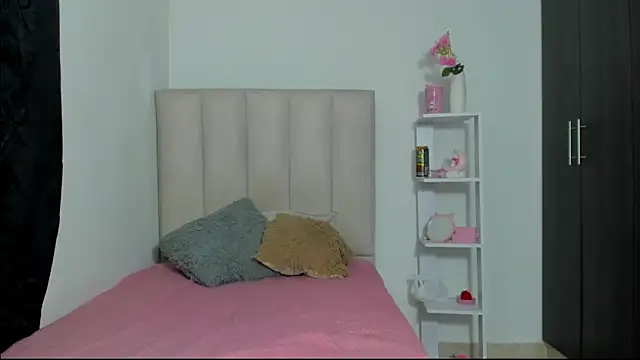 ImEmily444 online show from November 23, 2025, 3:39 am