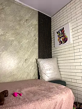 stepha   online show from November 7, 2025, 11:43 am