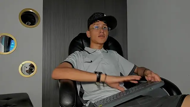 Daddy Darcks online show from October 2, 2025, 9:00 pm