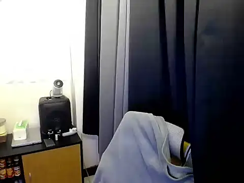 Snapshot of Thefriskyasian chatting on September 20, 2025, 6:20 pm Thefriskyasian online show from September 20, 2025, 6:20 pm