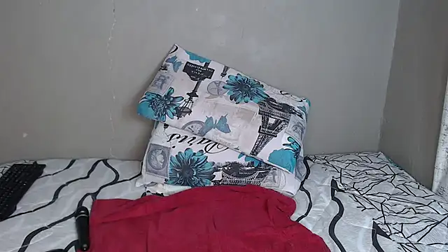 Snapshot of Lunalee chatting on January 15, 2026, 7:17 pm Lunalee online show from January 15, 2026, 7:17 pm