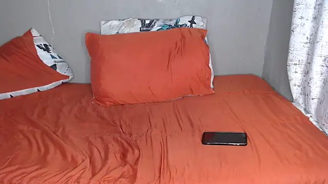 Snapshot of Lunalee chatting on February 8, 2026, 1:42 am Lunalee online show from February 8, 2026, 1:42 am