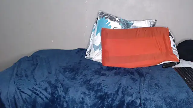 Snapshot of Lunalee chatting on March 22, 2026, 7:06 pm Lunalee online show from March 22, 2026, 7:06 pm