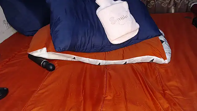 Lunalee online show from July 21, 2026, 8:11 pm